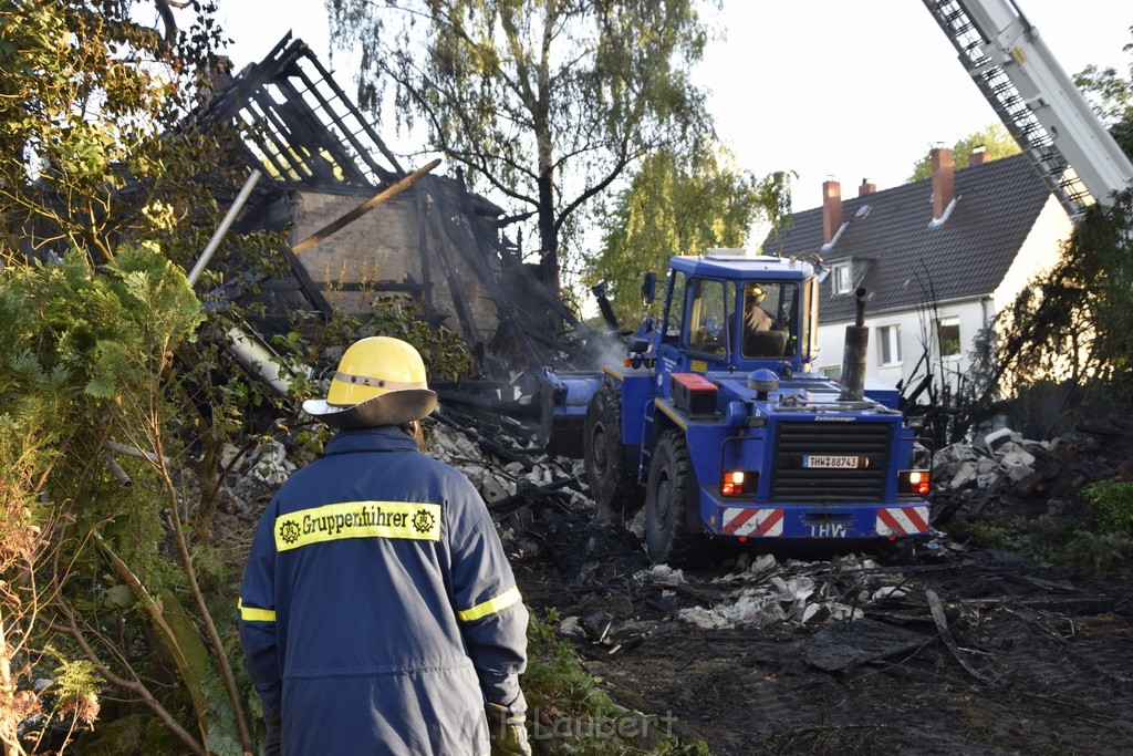 Grossfeuer Einfamilienhaus Siegburg Muehlengrabenstr P1061.JPG - Miklos Laubert